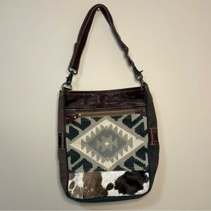 Myra Eazy Breezy Shoulder Bag
